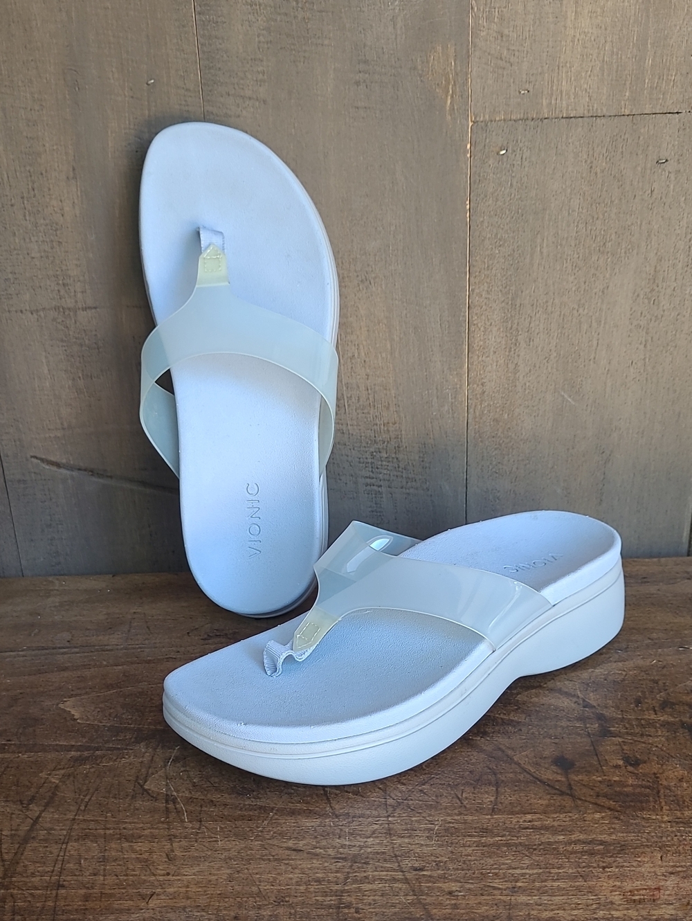EUC Vionic Sunrise Luminous Thong Women's sz 7 Clear/White Platform Sandal
